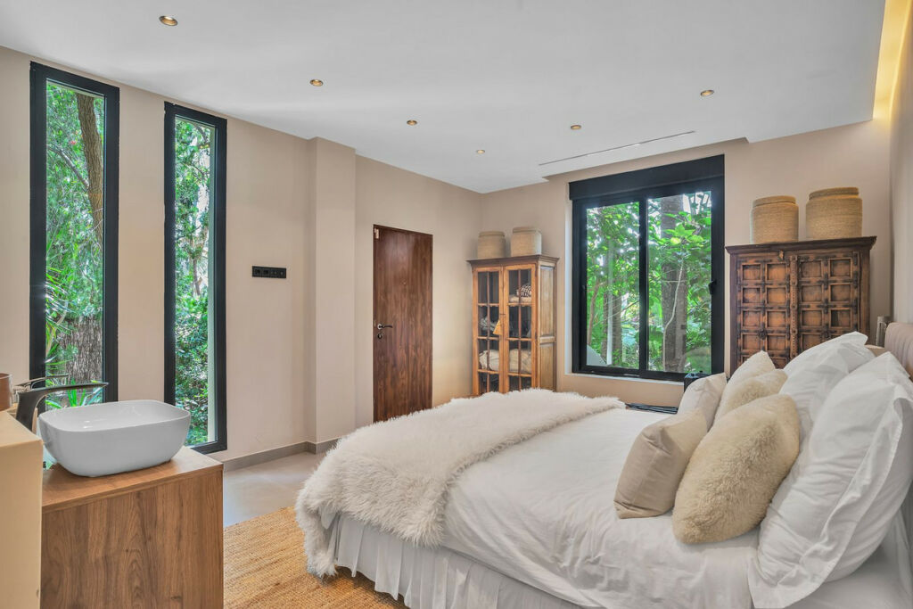 Detached Villa Marbella Málaga - image 23