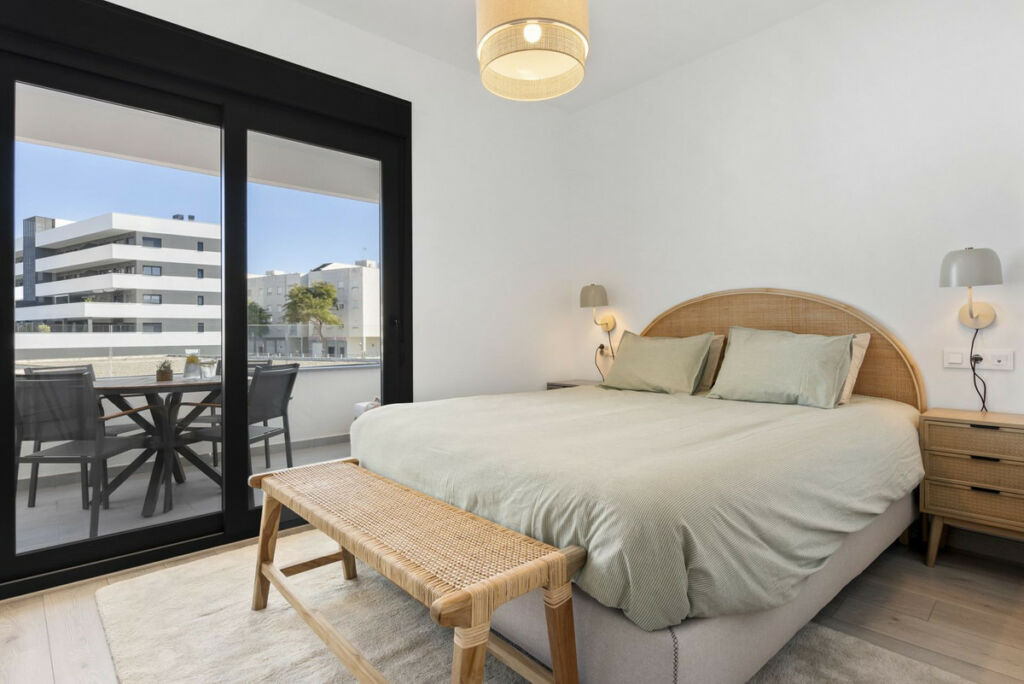 Middle Floor Apartment Estepona Málaga - image 24