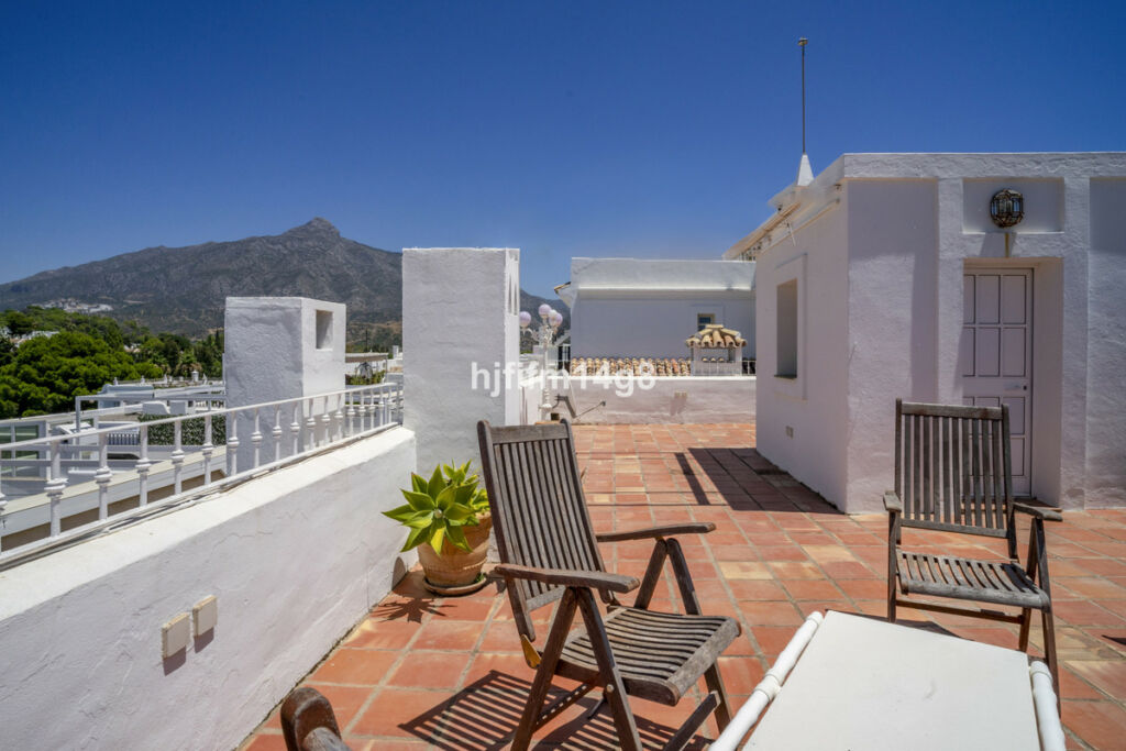Townhouse Nueva Andalucía Málaga - image 24