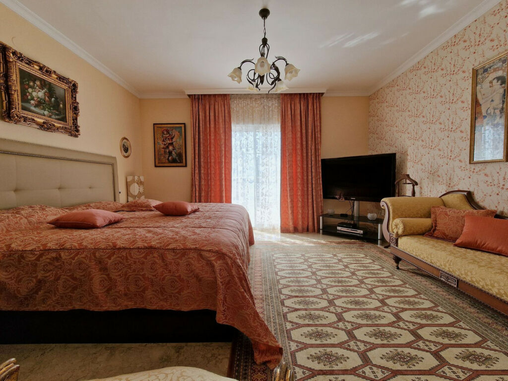 Detached Villa Guadalmina Baja Málaga - image 28