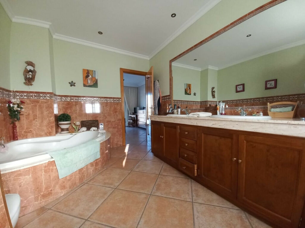Semi-Detached House San Pedro de Alcántara Málaga - image 24