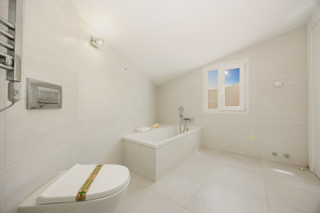 Detached Villa Costabella Málaga - image 24