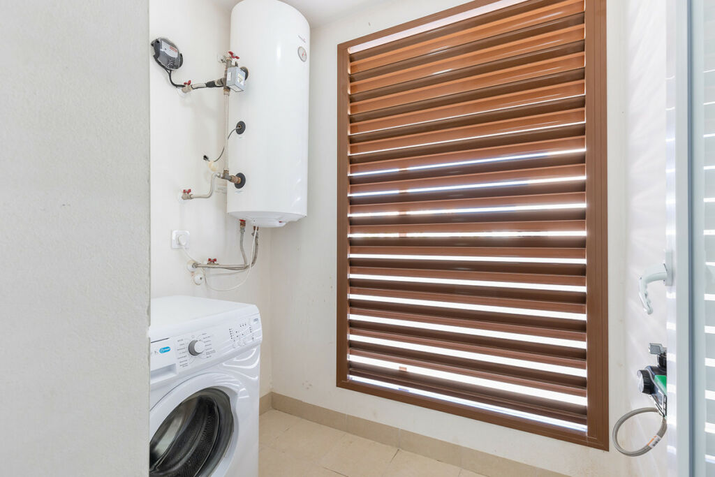 Middle Floor Apartment Villamartin Alicante - image 24