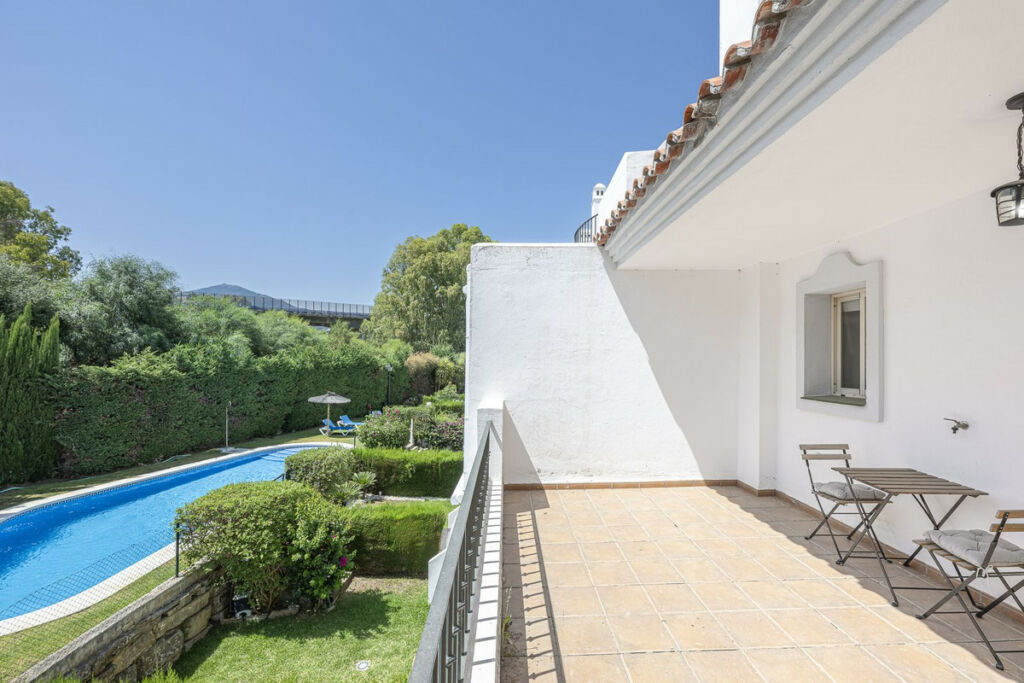 Townhouse Nueva Andalucía Málaga - image 24