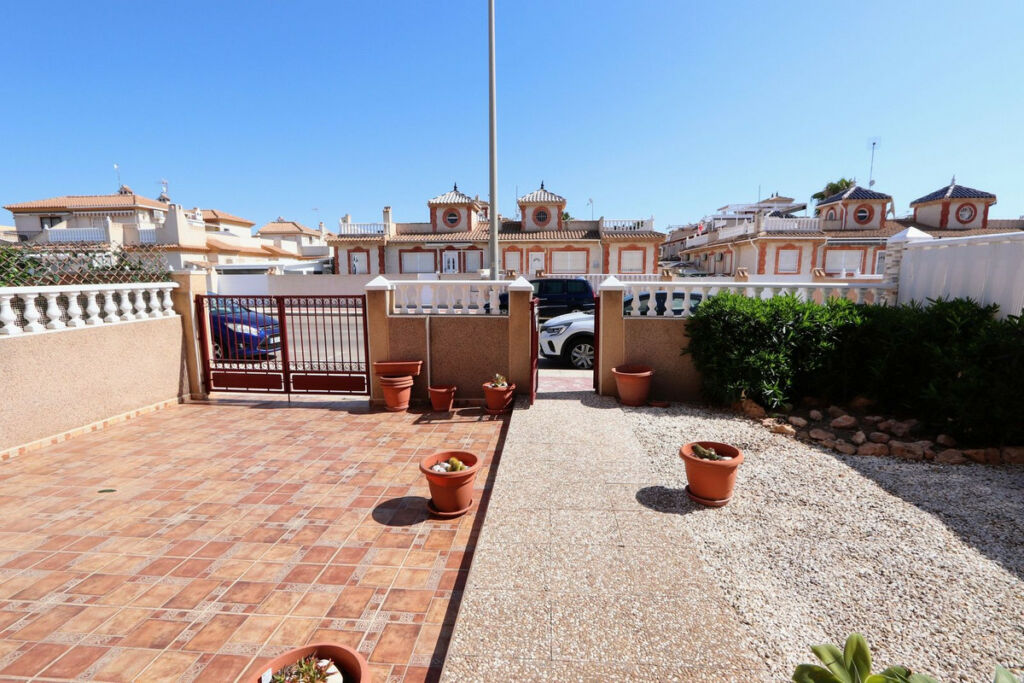 Detached Villa Playa Flamenca Alicante - image 24