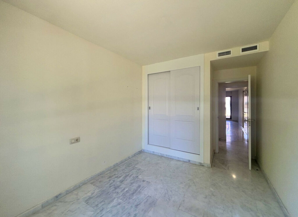 Ground Floor Apartment La Alcaidesa Cádiz - image 24
