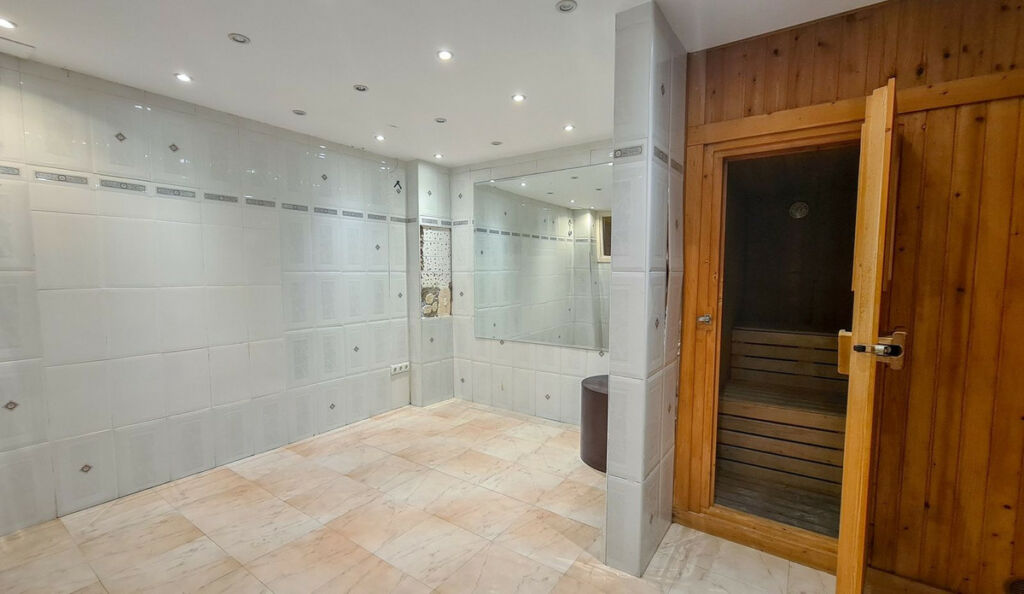 Detached Villa Cabopino Málaga - image 24