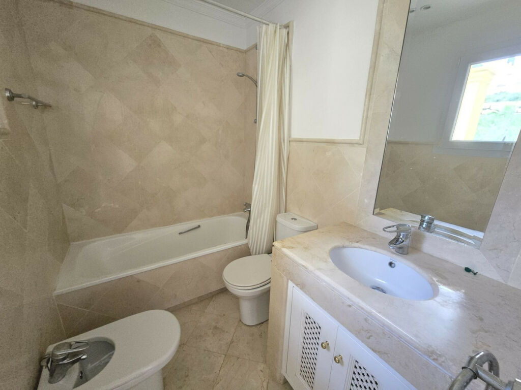 Middle Floor Apartment Casares Málaga - image 24