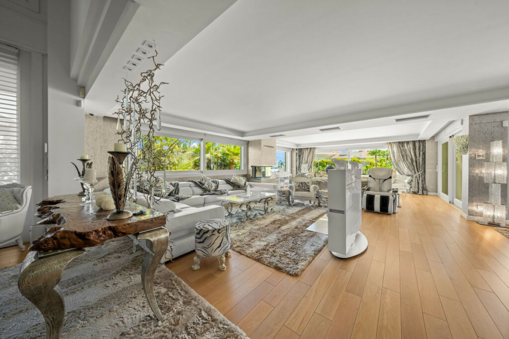 Detached Villa Bahía de Marbella Málaga - image 24