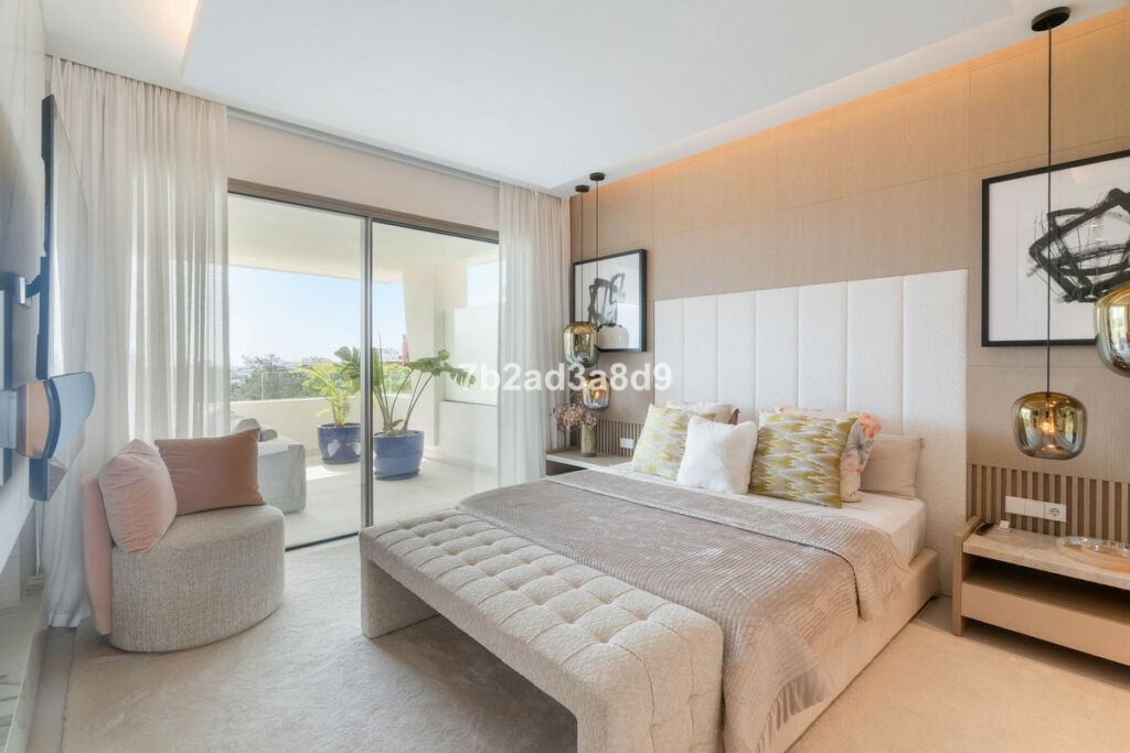 Detached Villa Nueva Andalucía Málaga - image 24