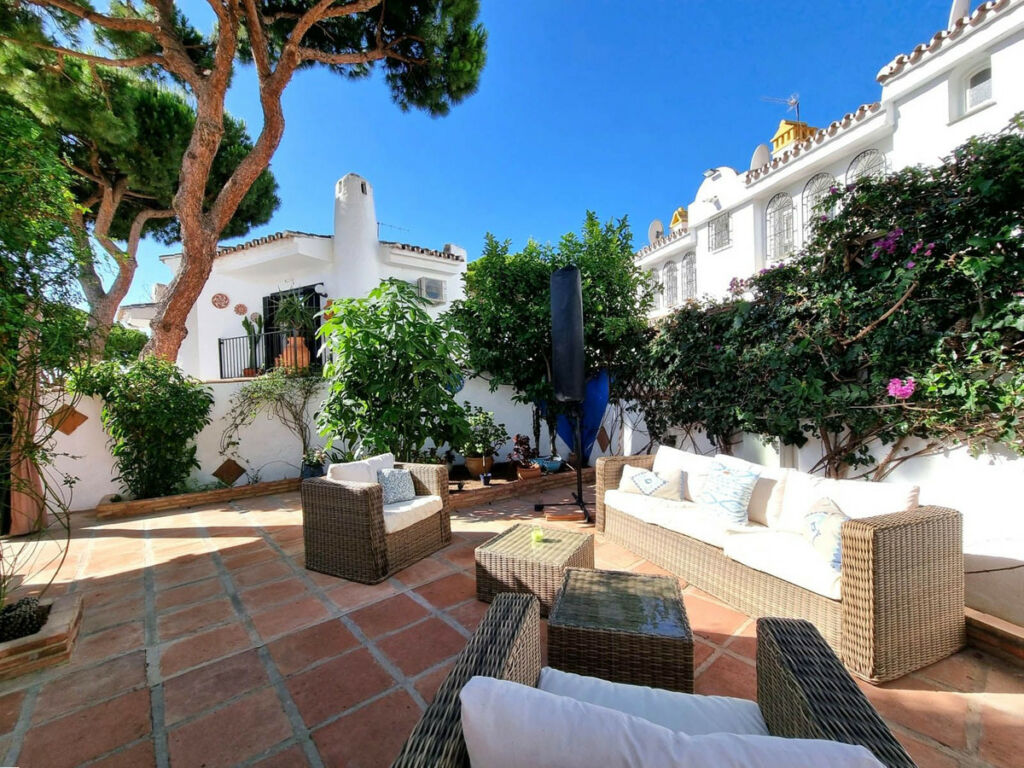 Semi-Detached House Calahonda Málaga - image 24