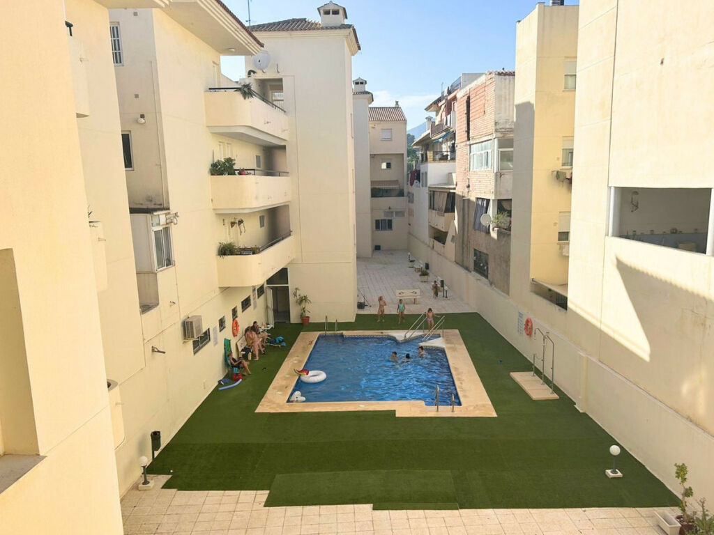 Middle Floor Apartment Las Lagunas Málaga - image 26