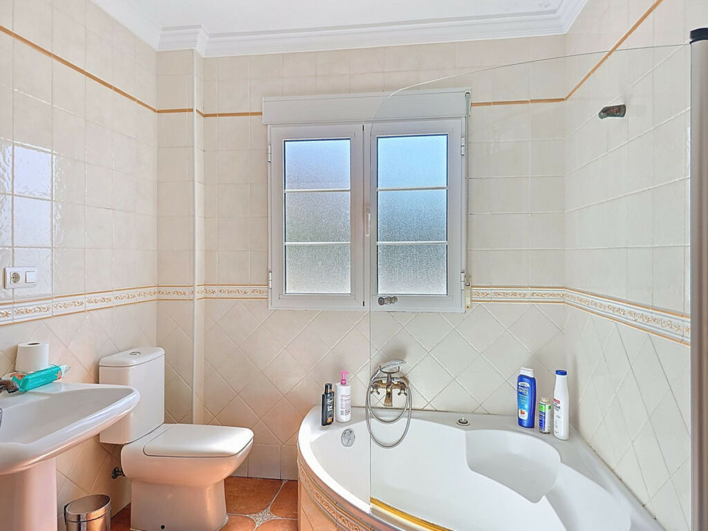 Detached Villa Canillas de Albaida Málaga - image 25