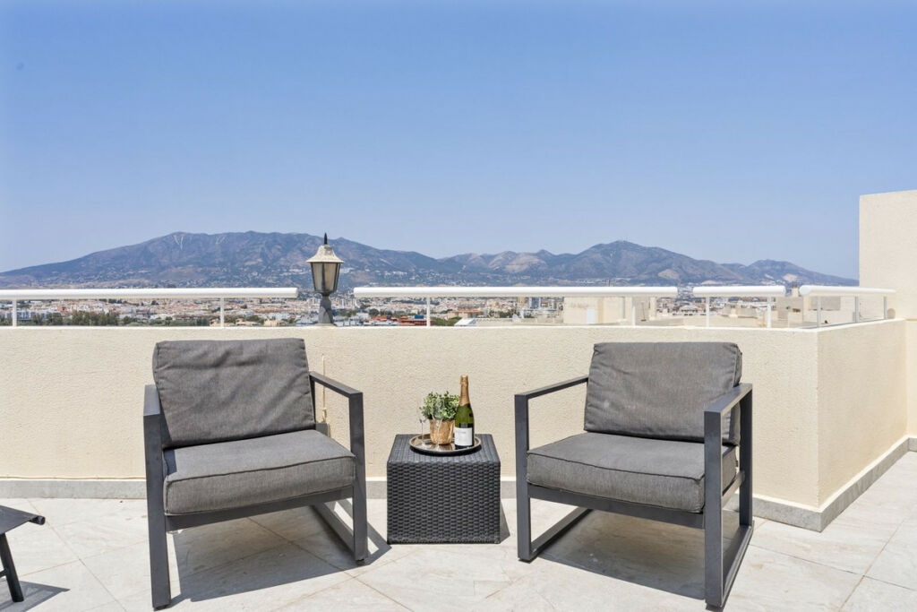 Penthouse Fuengirola Málaga - image 25