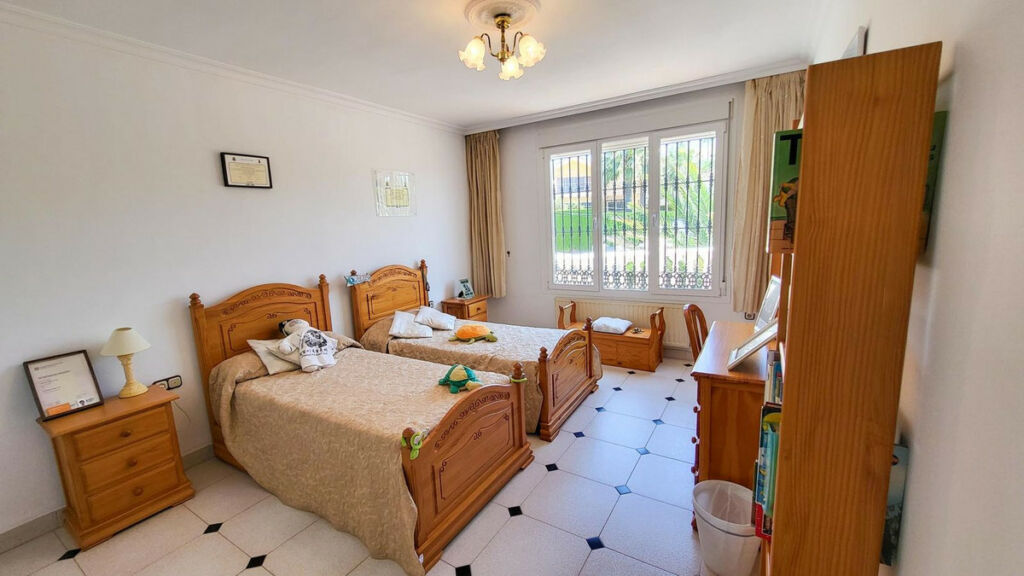 Detached Villa Elviria Málaga - image 24