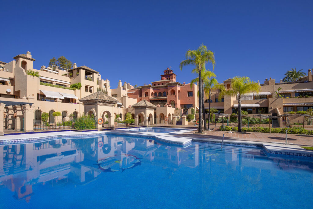 Ground Floor Apartment Estepona Málaga - image 25