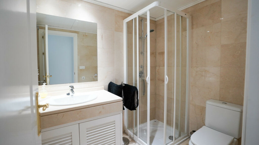 Middle Floor Apartment Benahavís Málaga - image 25
