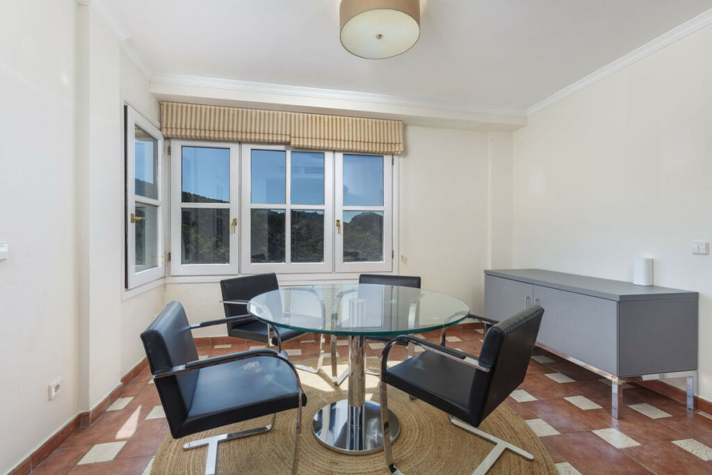 Detached Villa Benahavís Málaga - image 25
