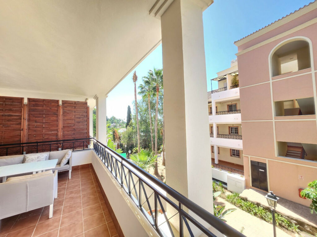 Middle Floor Apartment Nueva Andalucía Málaga - image 25