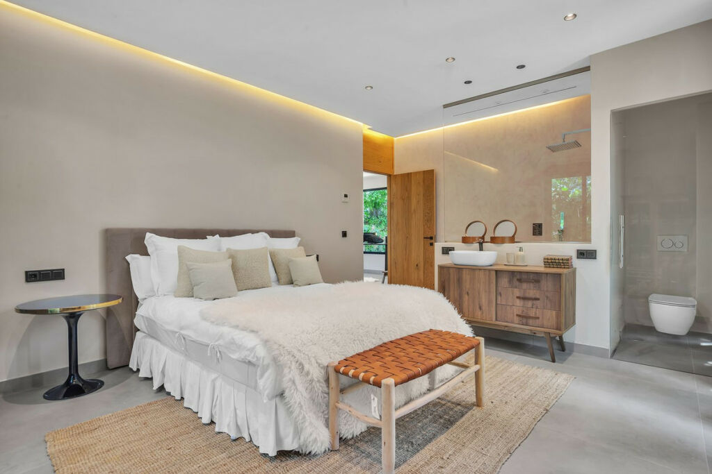 Detached Villa Marbella Málaga - image 25