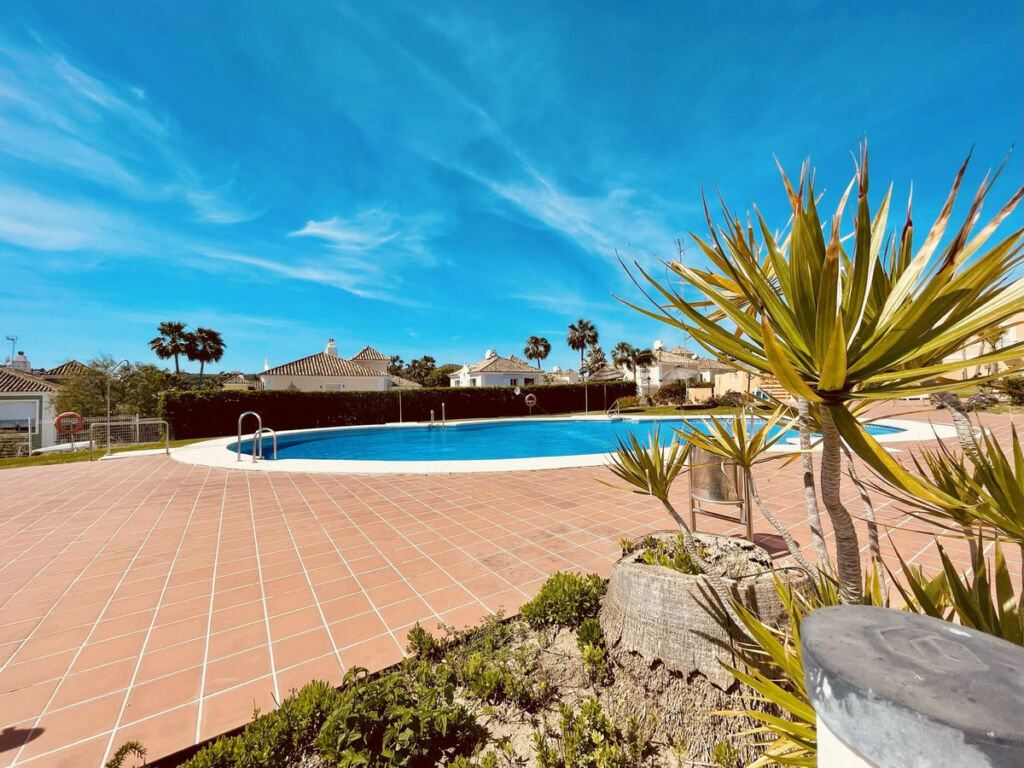 Townhouse La Duquesa Málaga - image 25