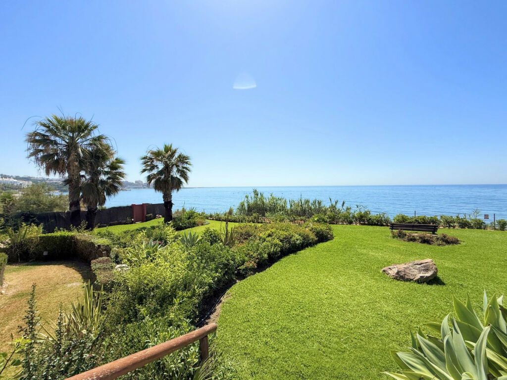 Townhouse Estepona Málaga - image 25