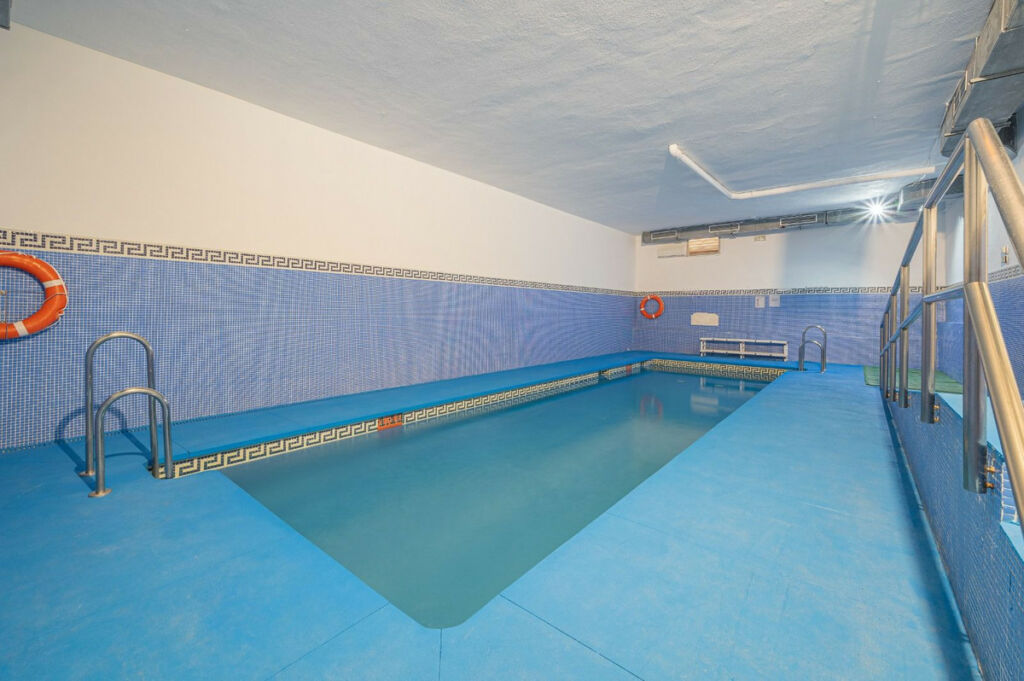 Penthouse Calahonda Málaga - image 28