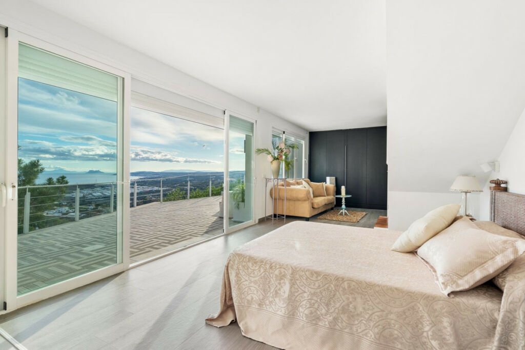 Detached Villa Estepona Málaga - image 24