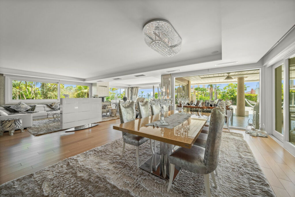 Detached Villa Bahía de Marbella Málaga - image 25