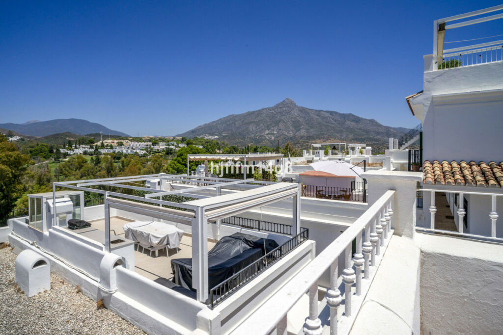 Townhouse Nueva Andalucía Málaga - image 25