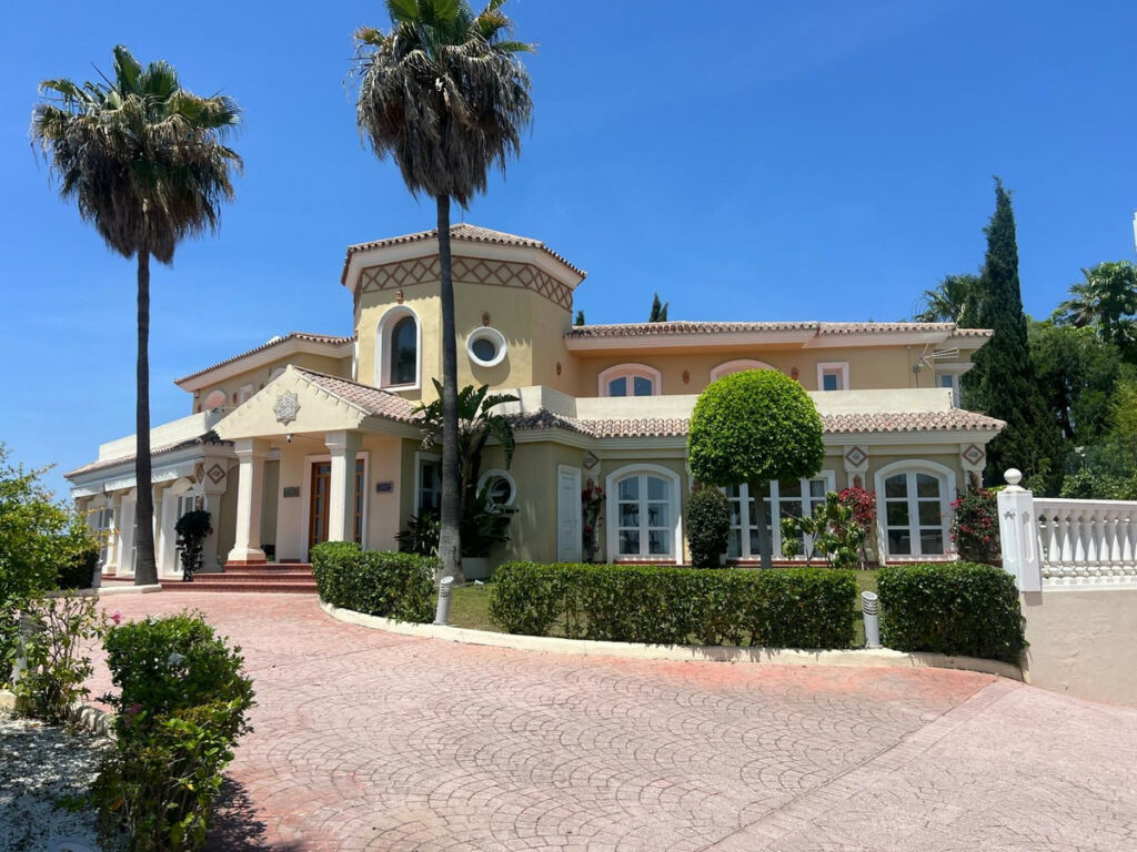 Detached Villa Selwo Málaga - image 24