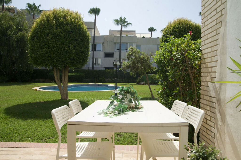 Townhouse Nueva Andalucía Málaga - image 25