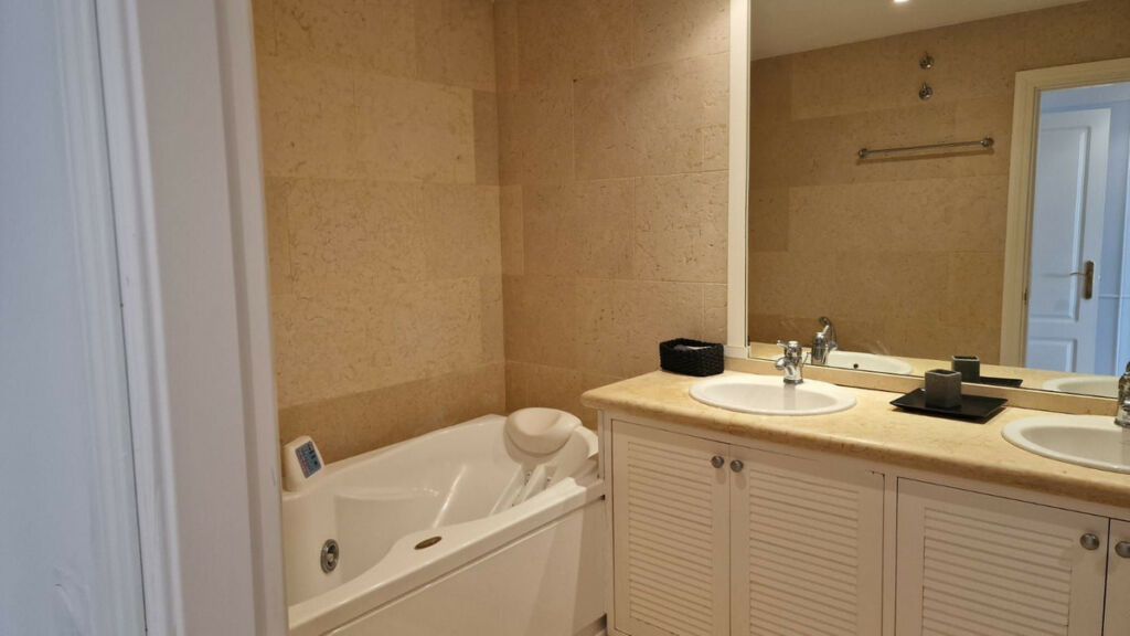 Ground Floor Apartment Nueva Andalucía Málaga - image 25