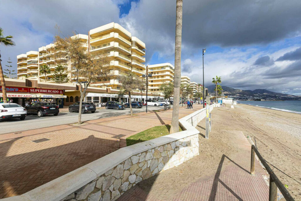 Top Floor Apartment Fuengirola Málaga - image 25