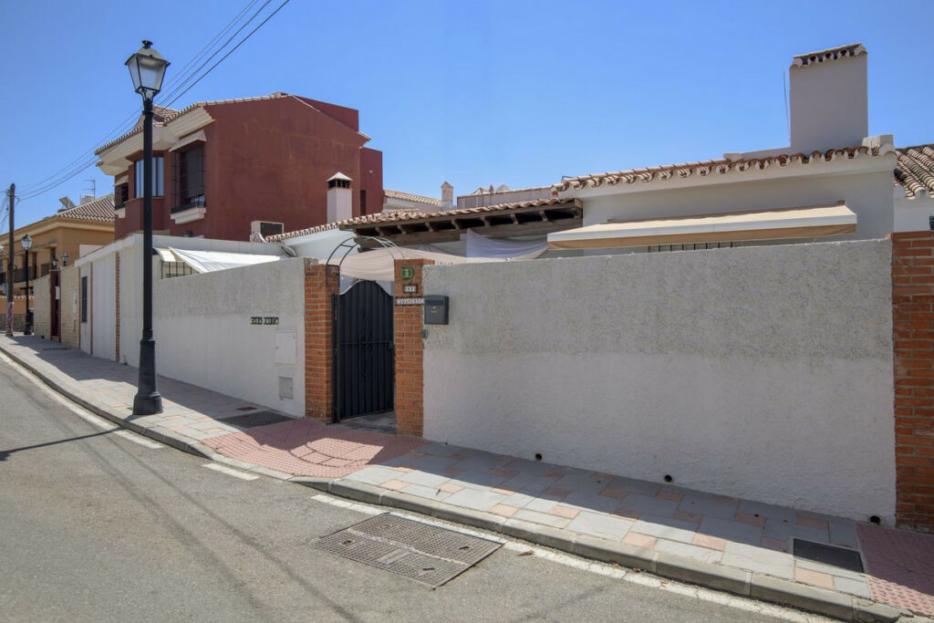 Detached Villa Fuengirola Málaga - image 25