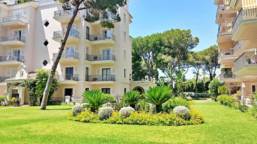 Middle Floor Studio Puerto Banús Málaga - image 26