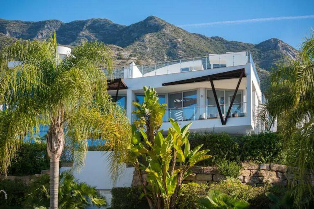 Townhouse Sierra Blanca Málaga - image 25