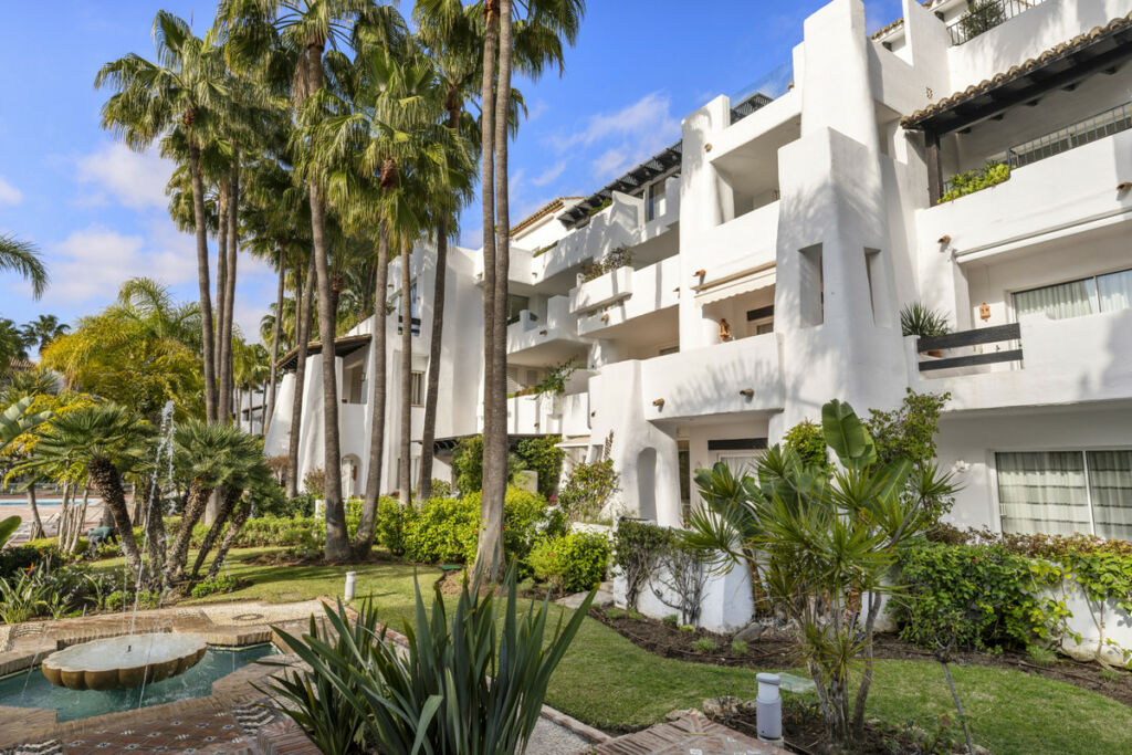 Middle Floor Apartment The Golden Mile Málaga - image 25