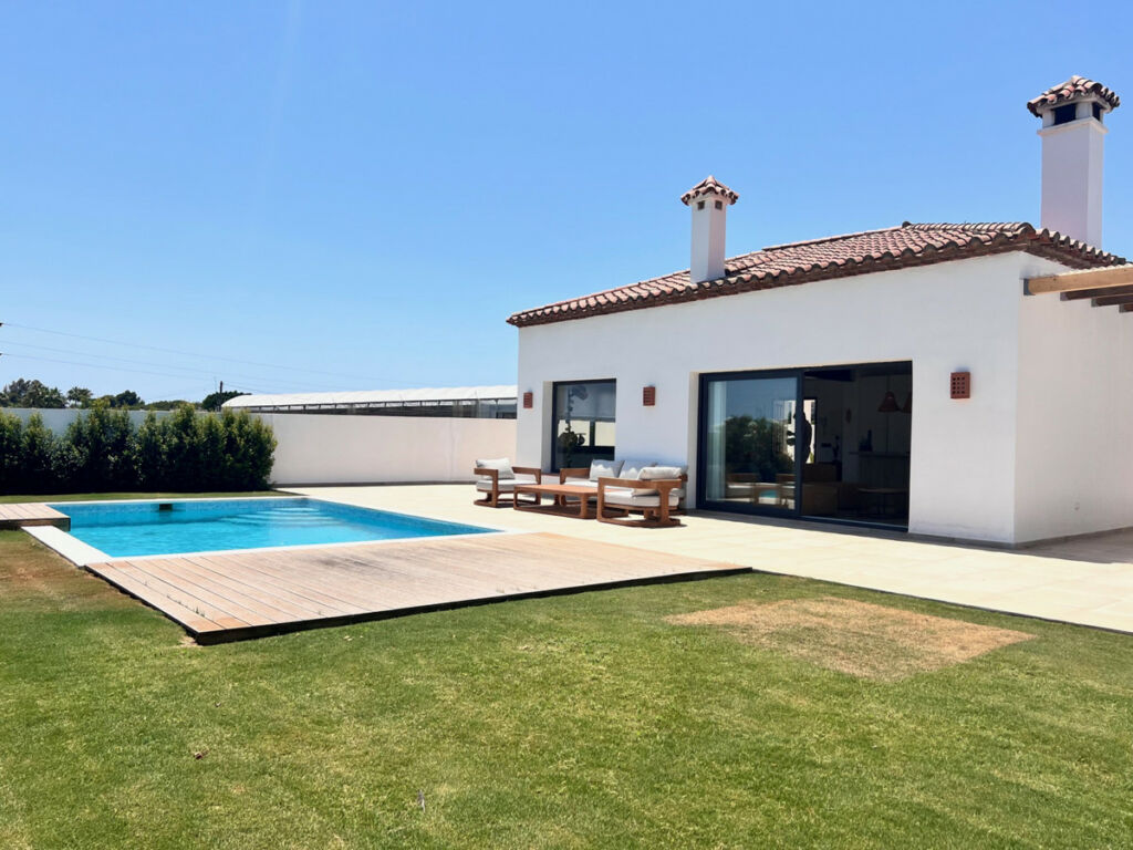 Detached Villa Estepona Málaga - image 25