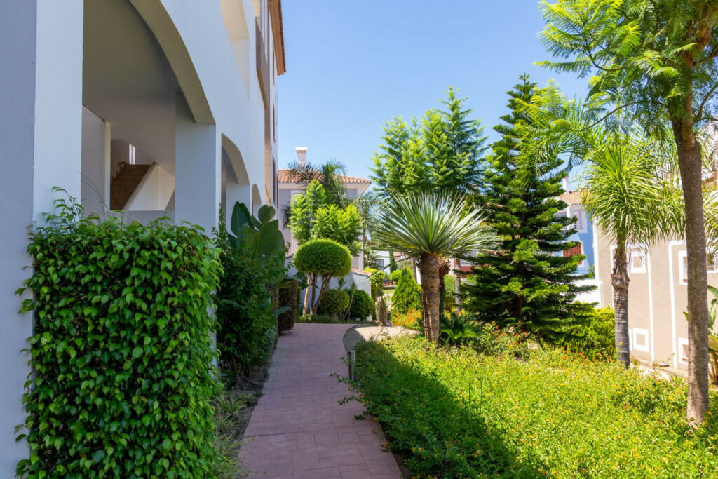 Ground Floor Apartment El Paraiso Málaga - image 25