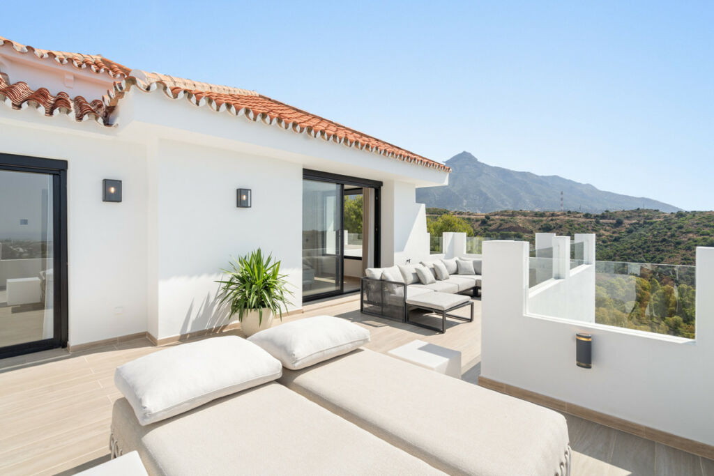 Detached Villa Nueva Andalucía Málaga - image 26