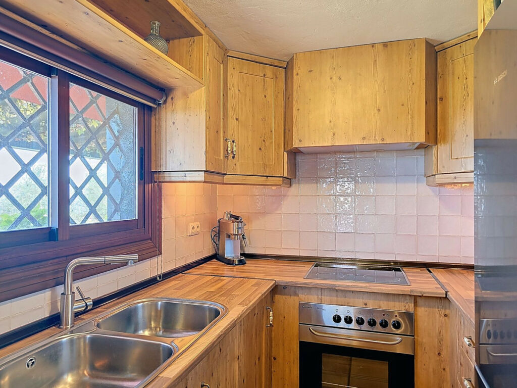 Detached Villa Riogordo Málaga - image 26