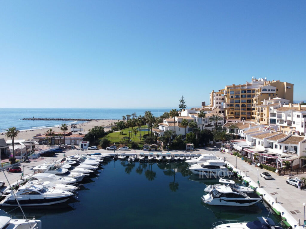 Middle Floor Apartment Puerto de Cabopino Málaga - image 37