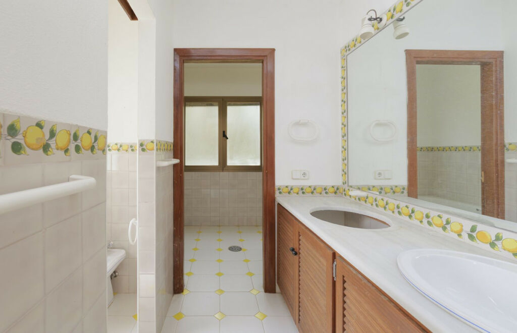 Detached Villa San Roque Club Cádiz - image 26