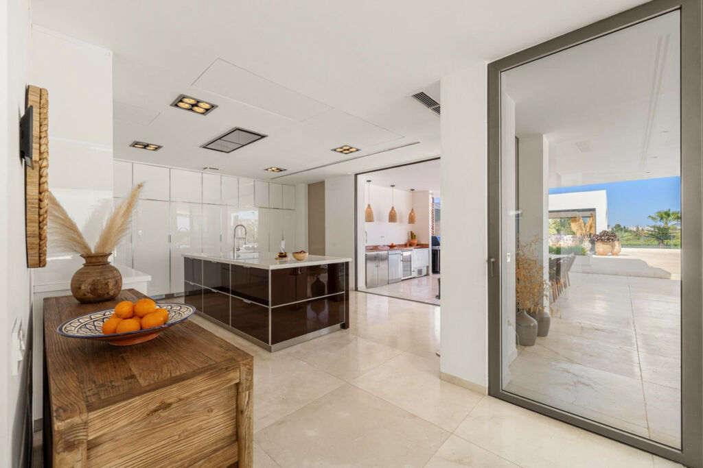 Detached Villa Marbella Málaga - image 26