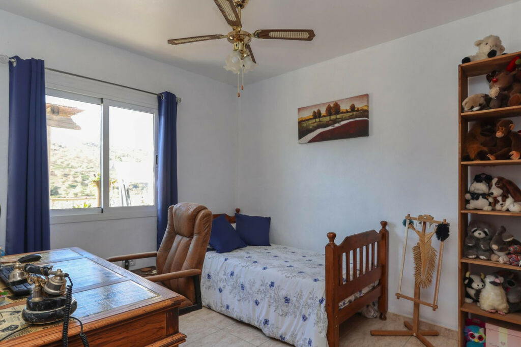 Detached Villa Tolox Málaga - image 26