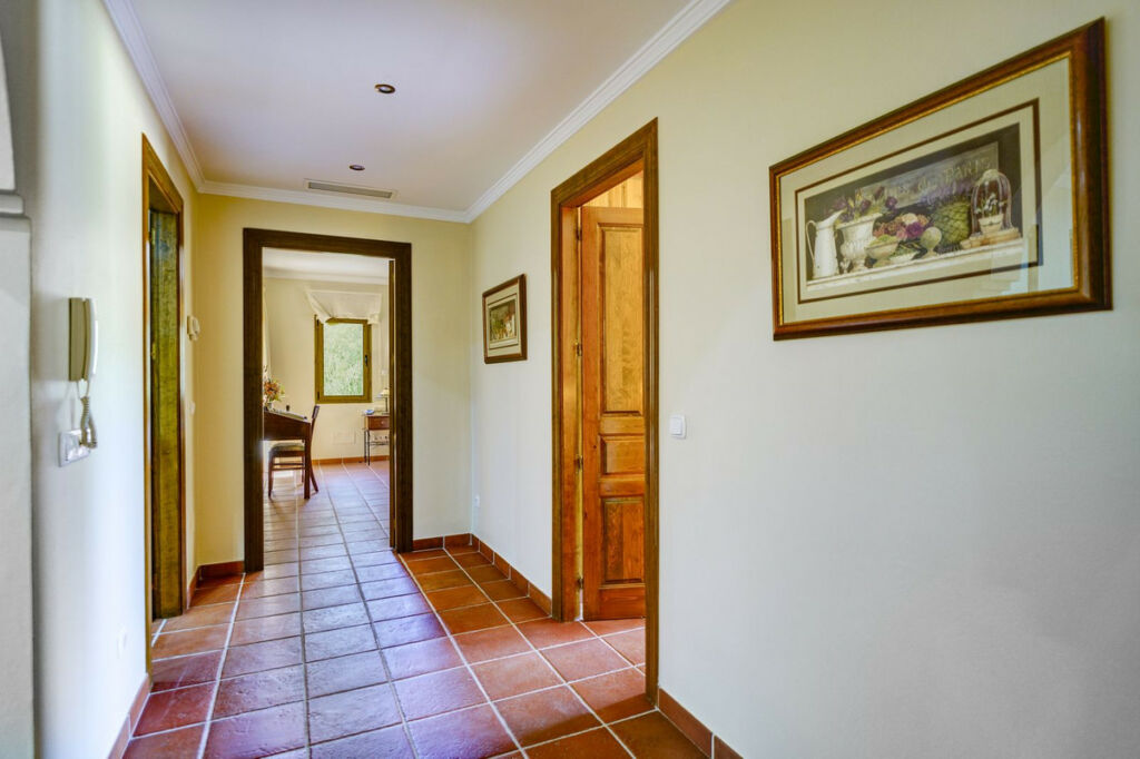 Detached Villa Benahavís Málaga - image 26