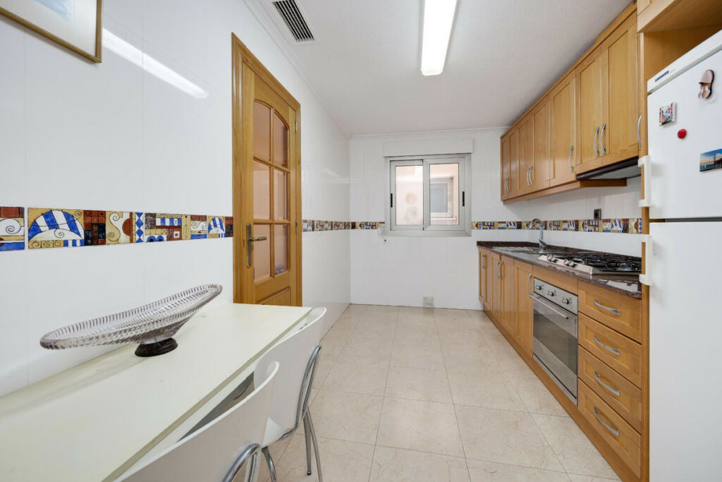 Middle Floor Apartment Torrevieja Alicante - image 26