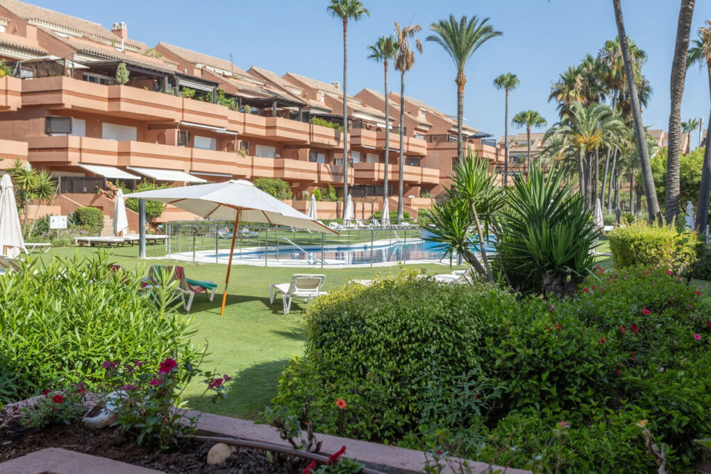 Ground Floor Apartment Puerto Banús Málaga - image 25