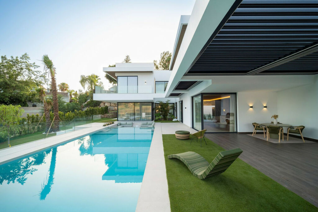 Detached Villa El Paraiso Málaga - image 26